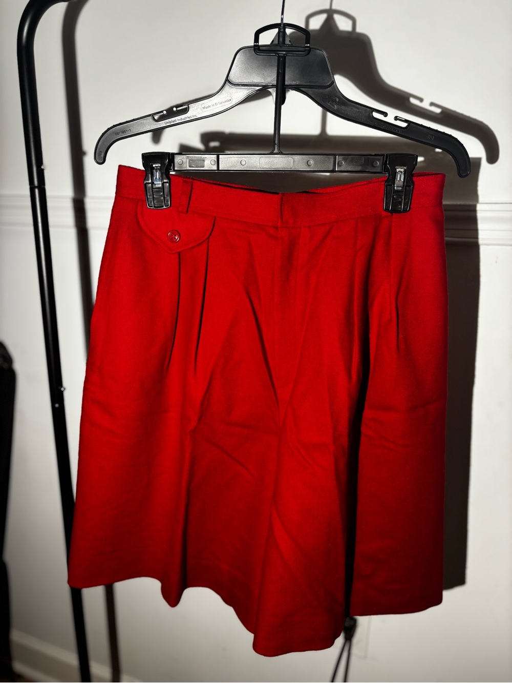 Talbots Red A-Line bermuda short with Buttoned Waist Accent 100% wool
Vintage